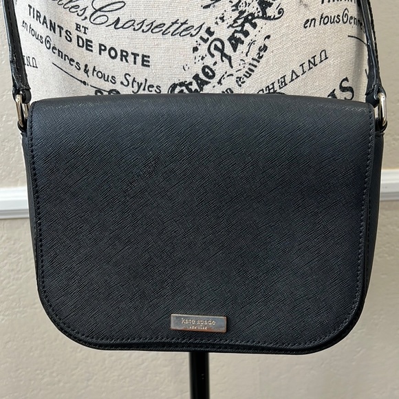 kate spade Handbags - Preowned Laurel Way Carsen Black Saffiano Leather Cross Body Bag